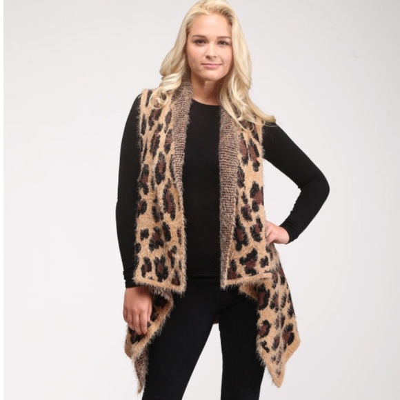 Women’s Fuzzy Leopard Print Open Front Handkerchief Hem Sweater Vest Sz Medium - Picture 1 of 9